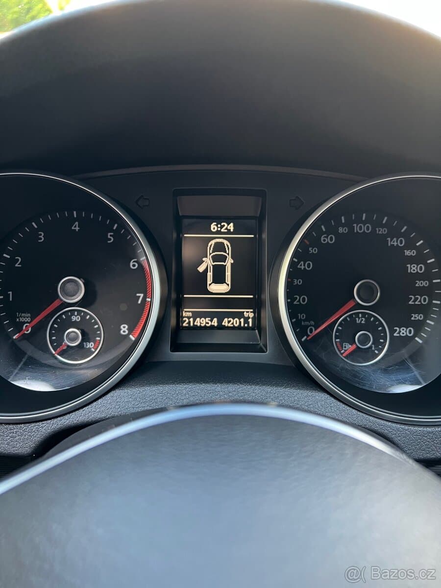 2012 Volkswagen GOLF - 16
