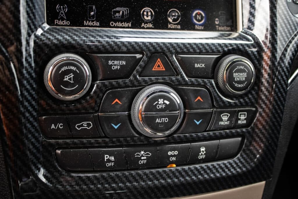 2015 Jeep CHEROKEE - 16