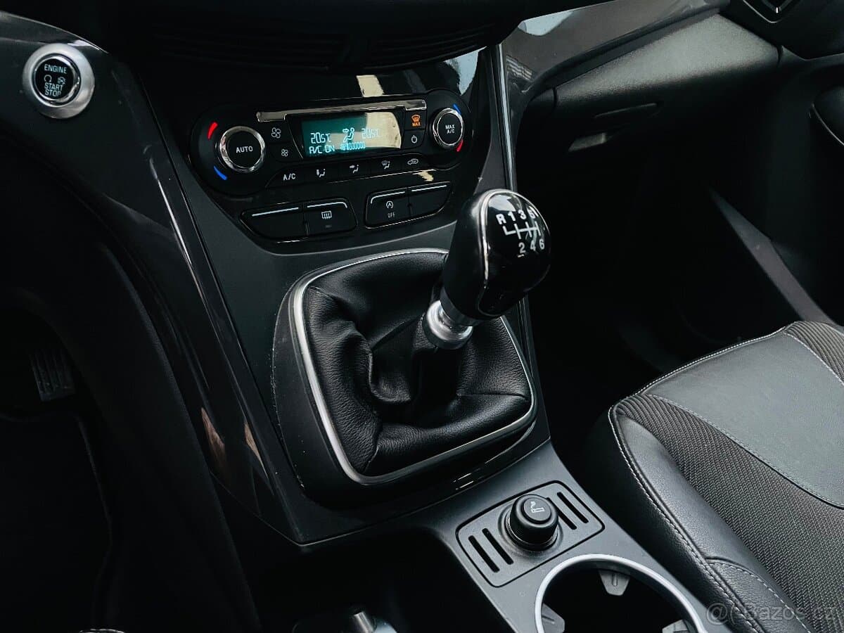 2016 Ford KUGA - 16