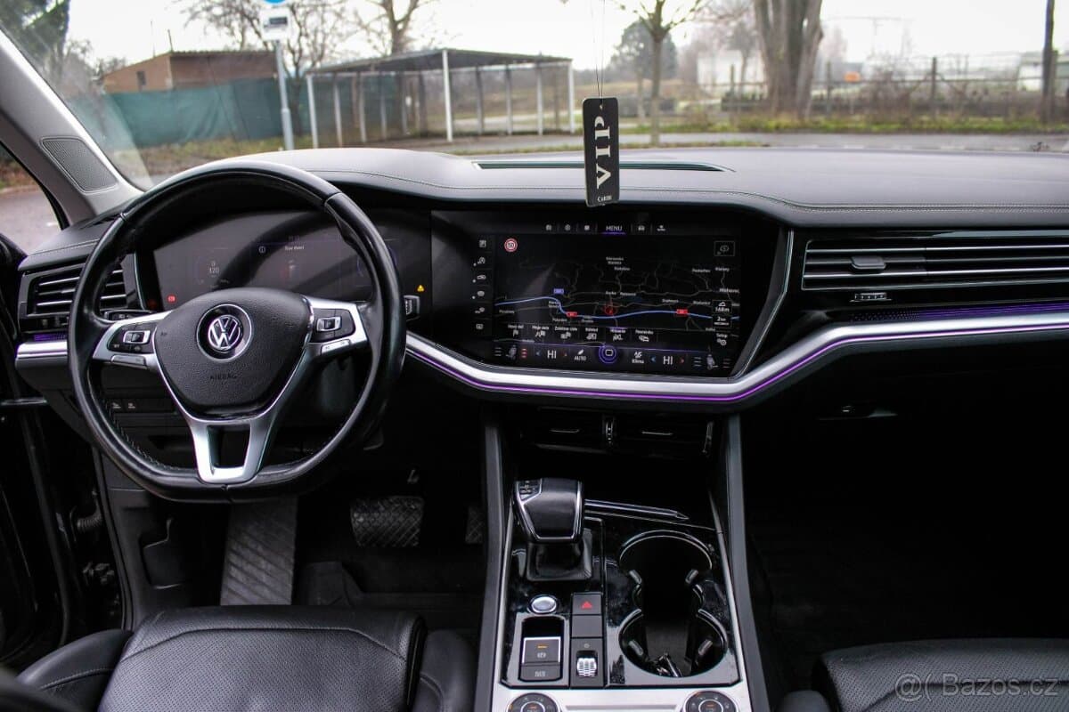 2018 Volkswagen TOUAREG - 16