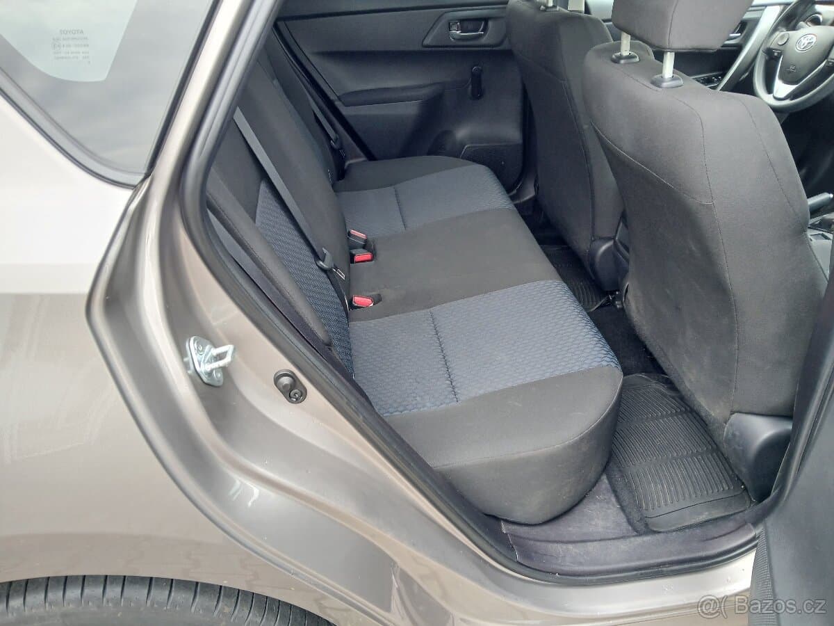 2014 Toyota AURIS - 16