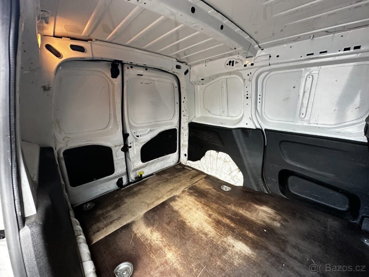 2022 Opel COMBO - 16
