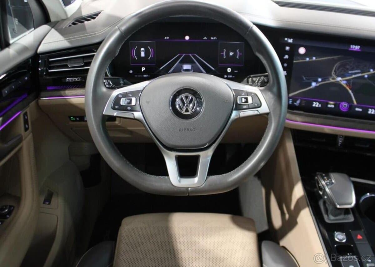 2018 Volkswagen TOUAREG - 16