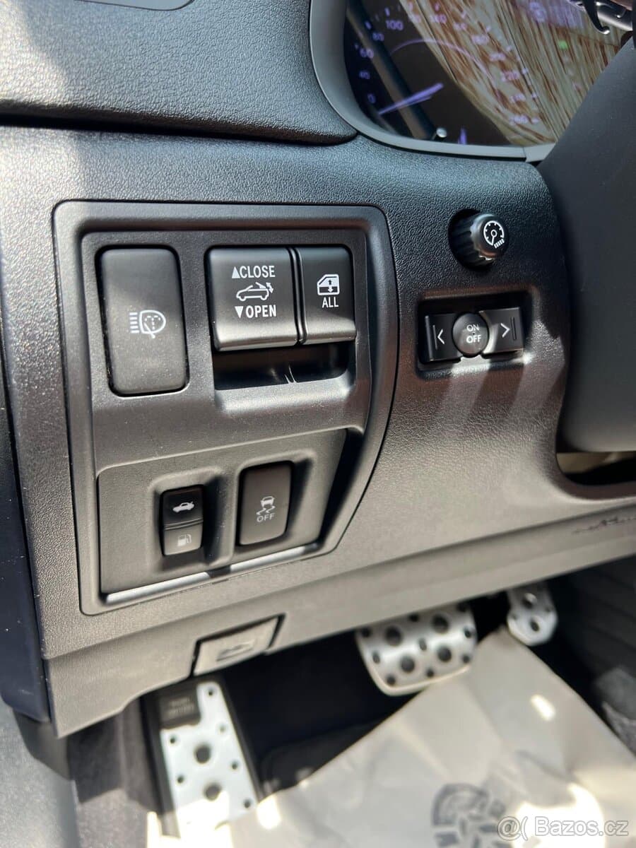 2010 Lexus IS - 16