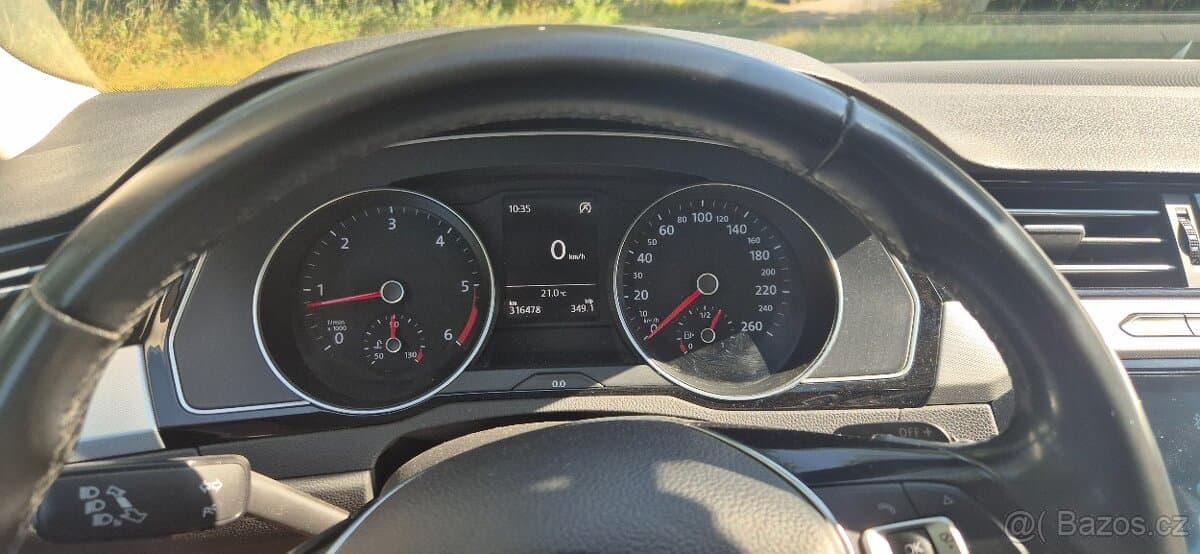 2016 Volkswagen PASSAT - 16