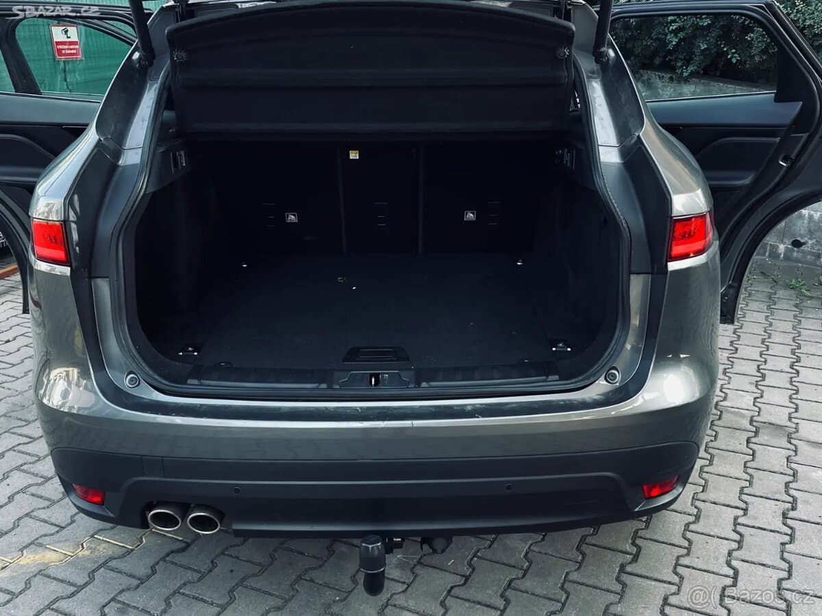 2019 Jaguar F-PACE - 16