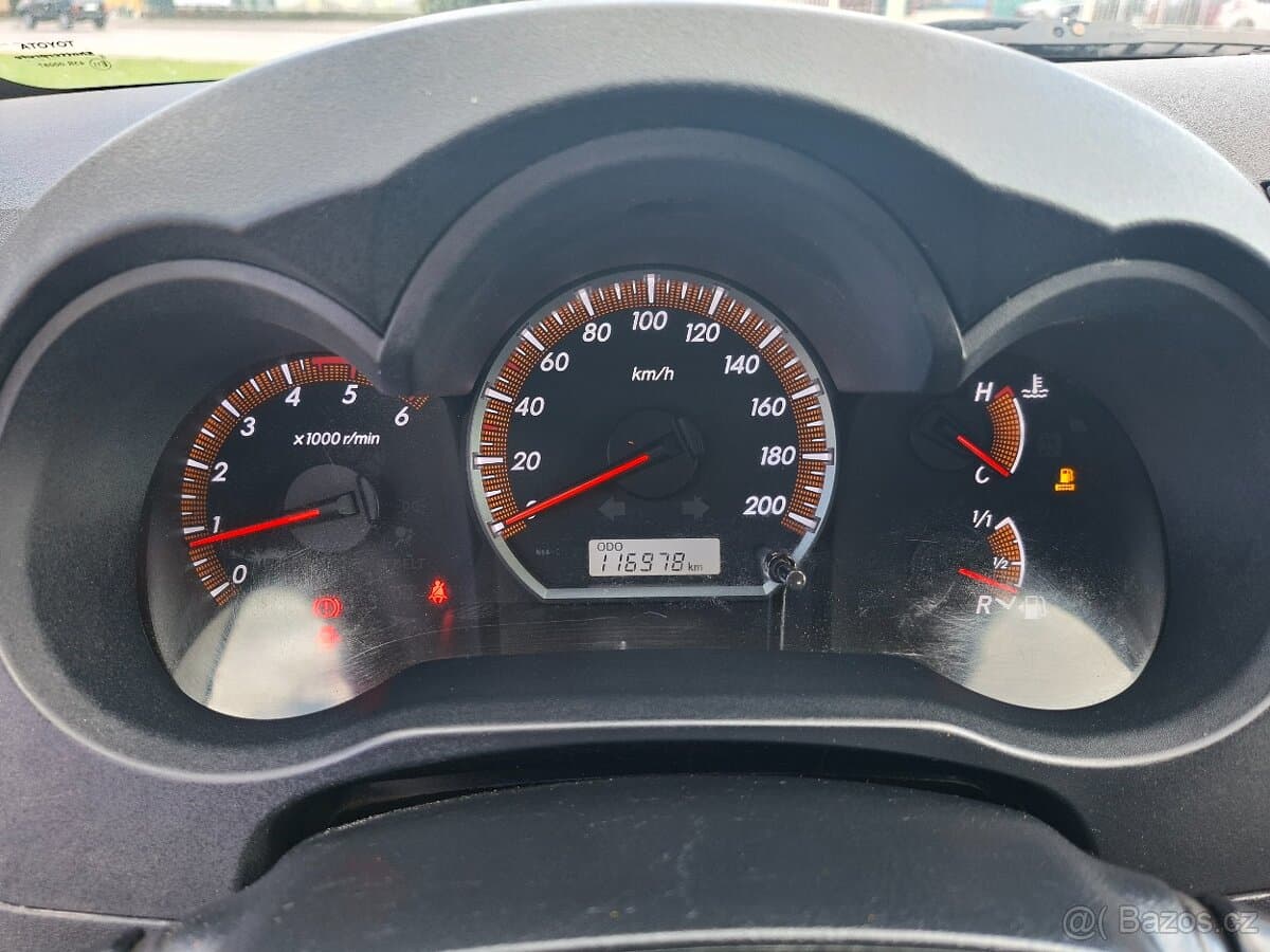 2015 Toyota HILUX - 16