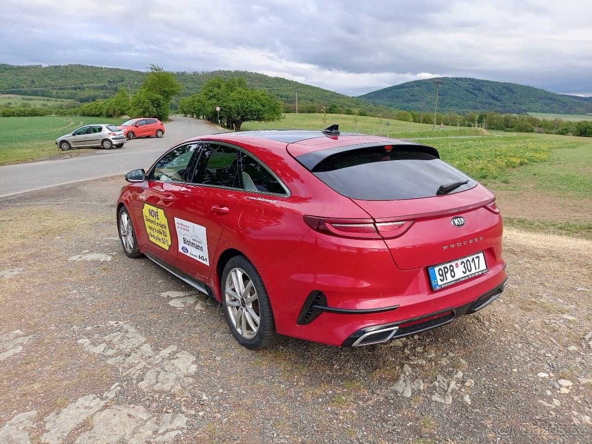 2019 Kia PROCEED - 16