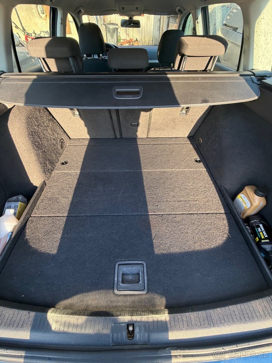 Volkswagen GOLF - 16