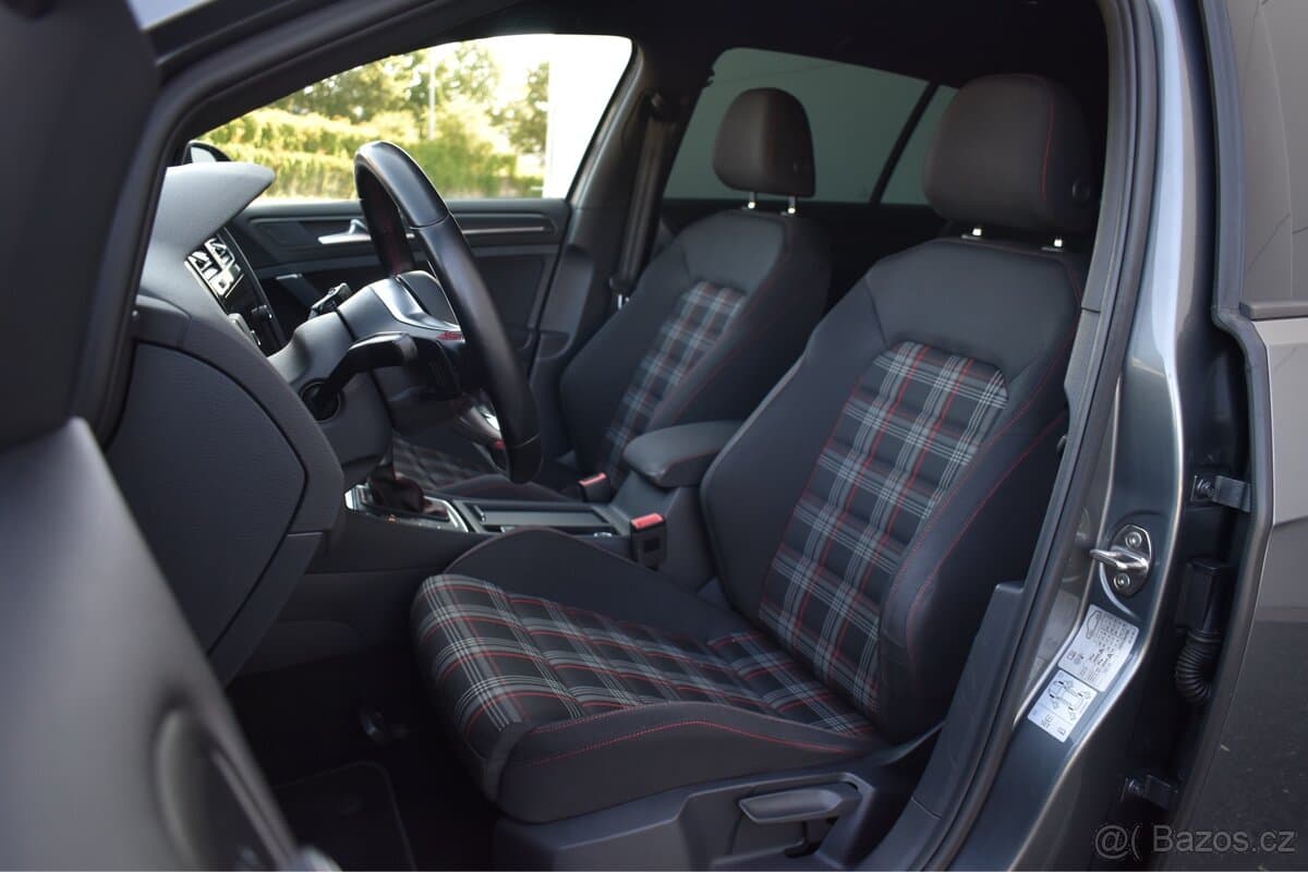 2019 Volkswagen GOLF - 16