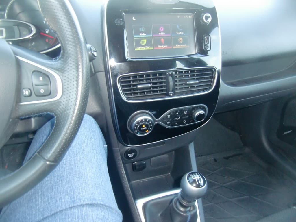 2017 Renault CLIO - 16