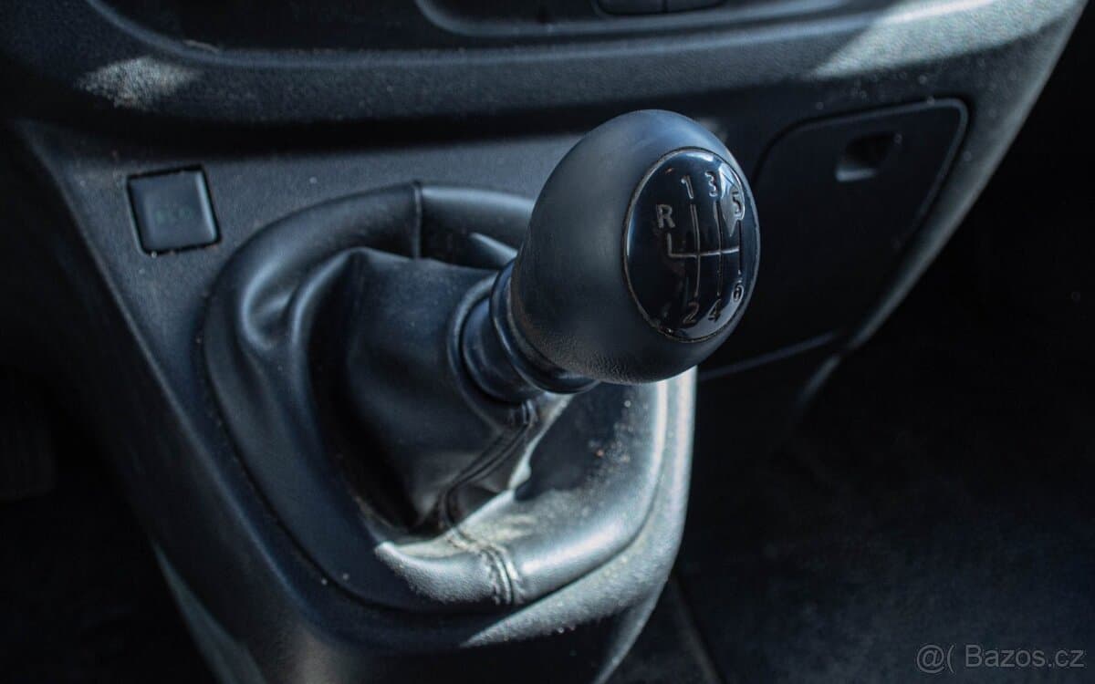 2015 Opel VIVARO - 16