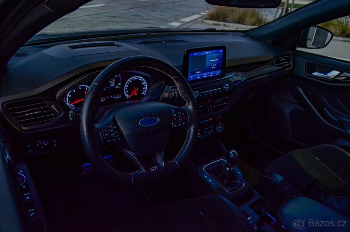 2019 Ford FOCUS - 16