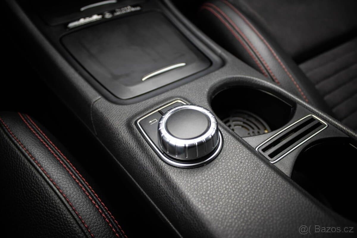 2015 Mercedes-Benz GLA - 16