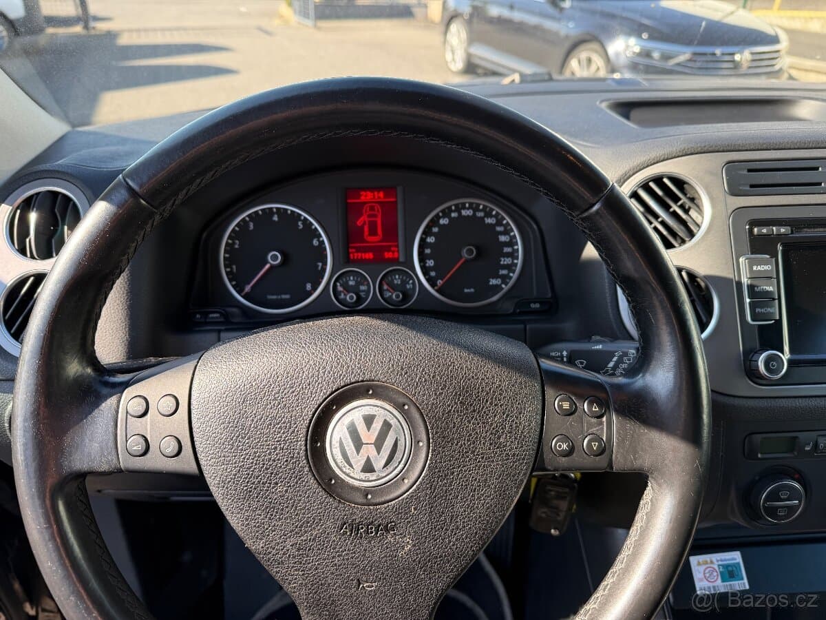 2009 Volkswagen TIGUAN - 16