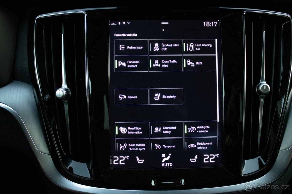 2022 Volvo S60 - 16