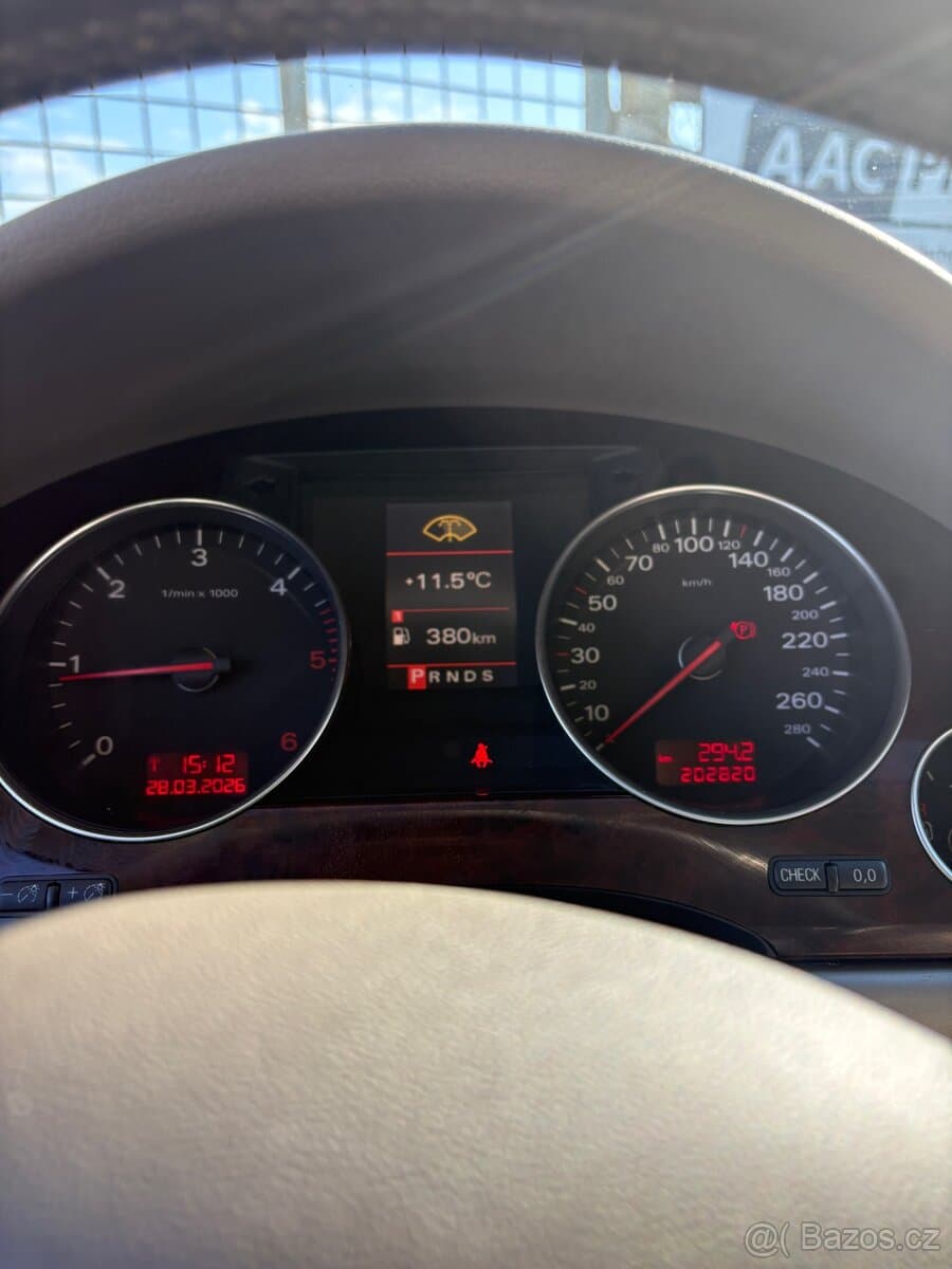 2006 Audi A8 - 16