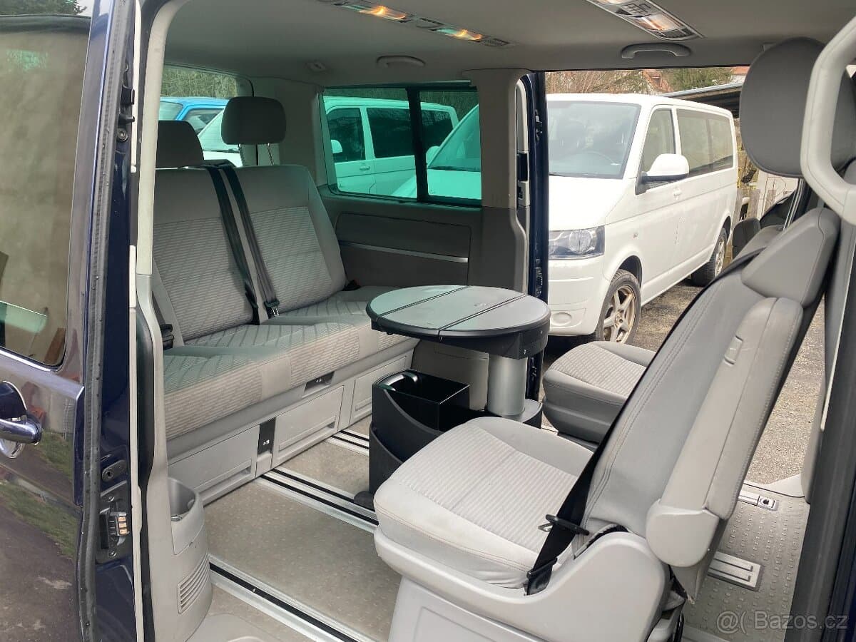 2010 Volkswagen MULTIVAN - 16