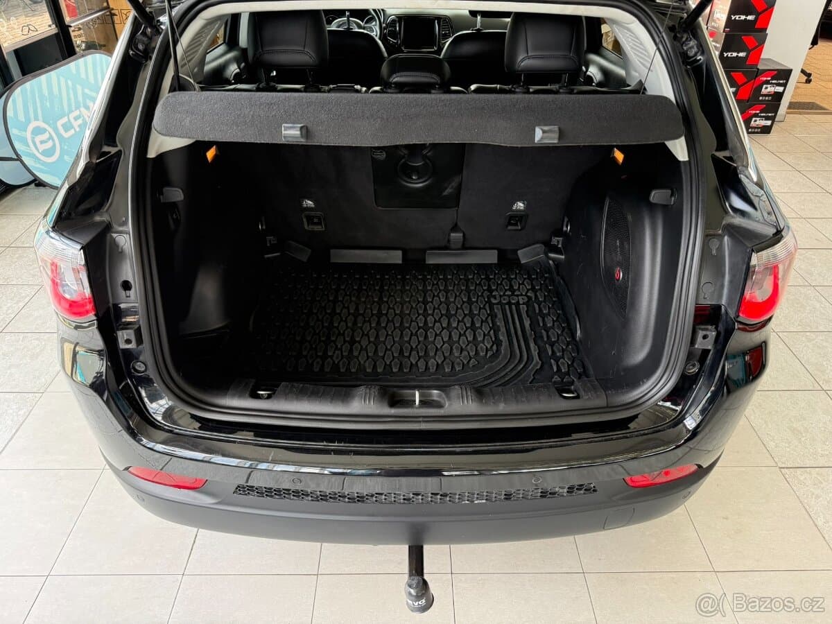 2018 Jeep COMPASS - 16