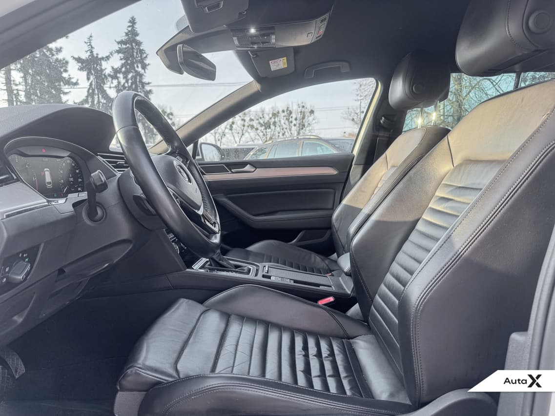 2019 Volkswagen PASSAT - 16