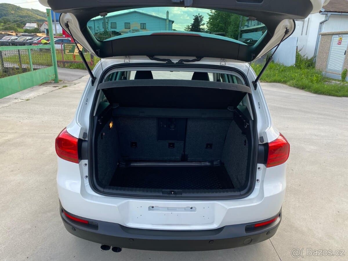 2012 Volkswagen TIGUAN - 16