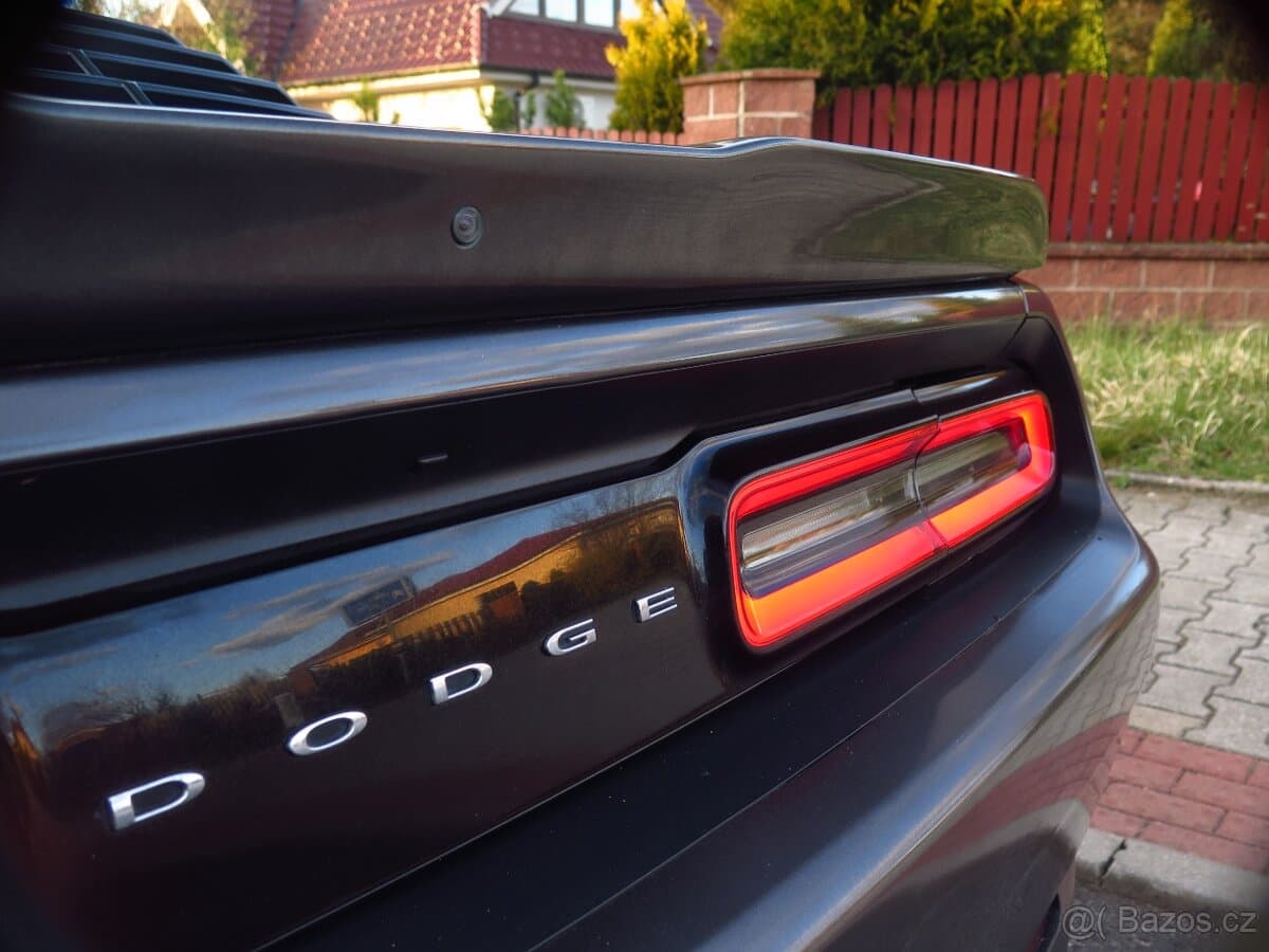 2015 Dodge CHALLENGER - 16