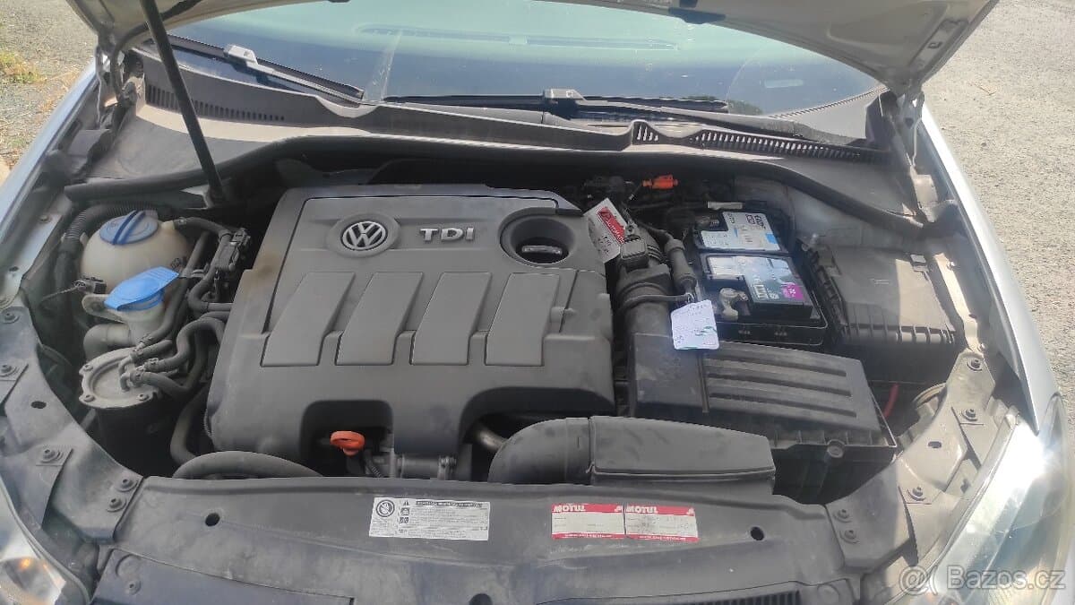 2011 Volkswagen GOLF - 16