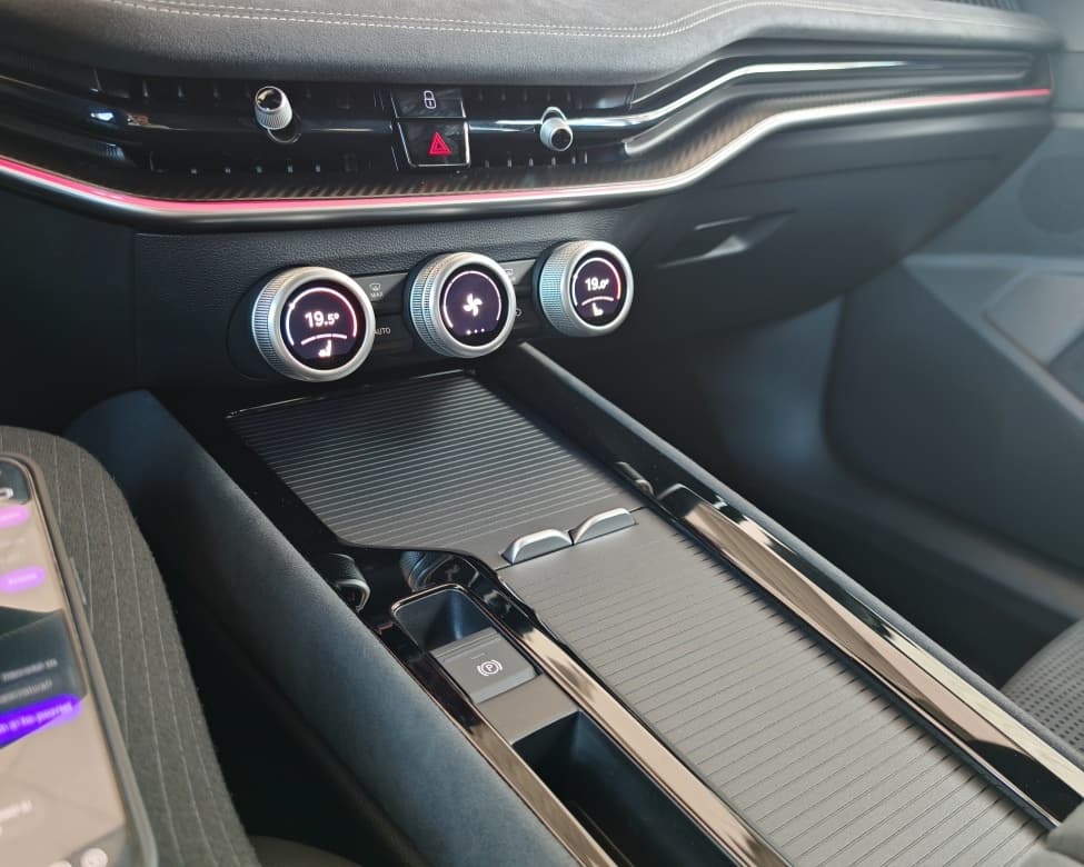 2025 Škoda SUPERB - 16