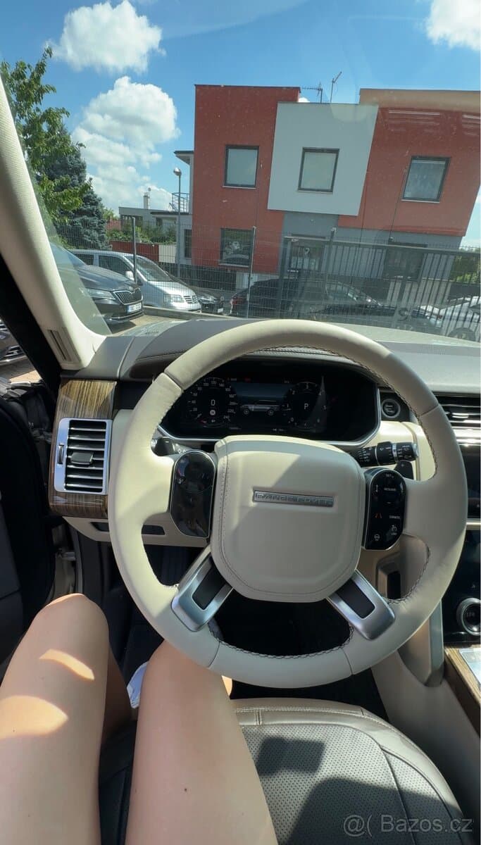 2018 Land Rover RANGE ROVER - 16
