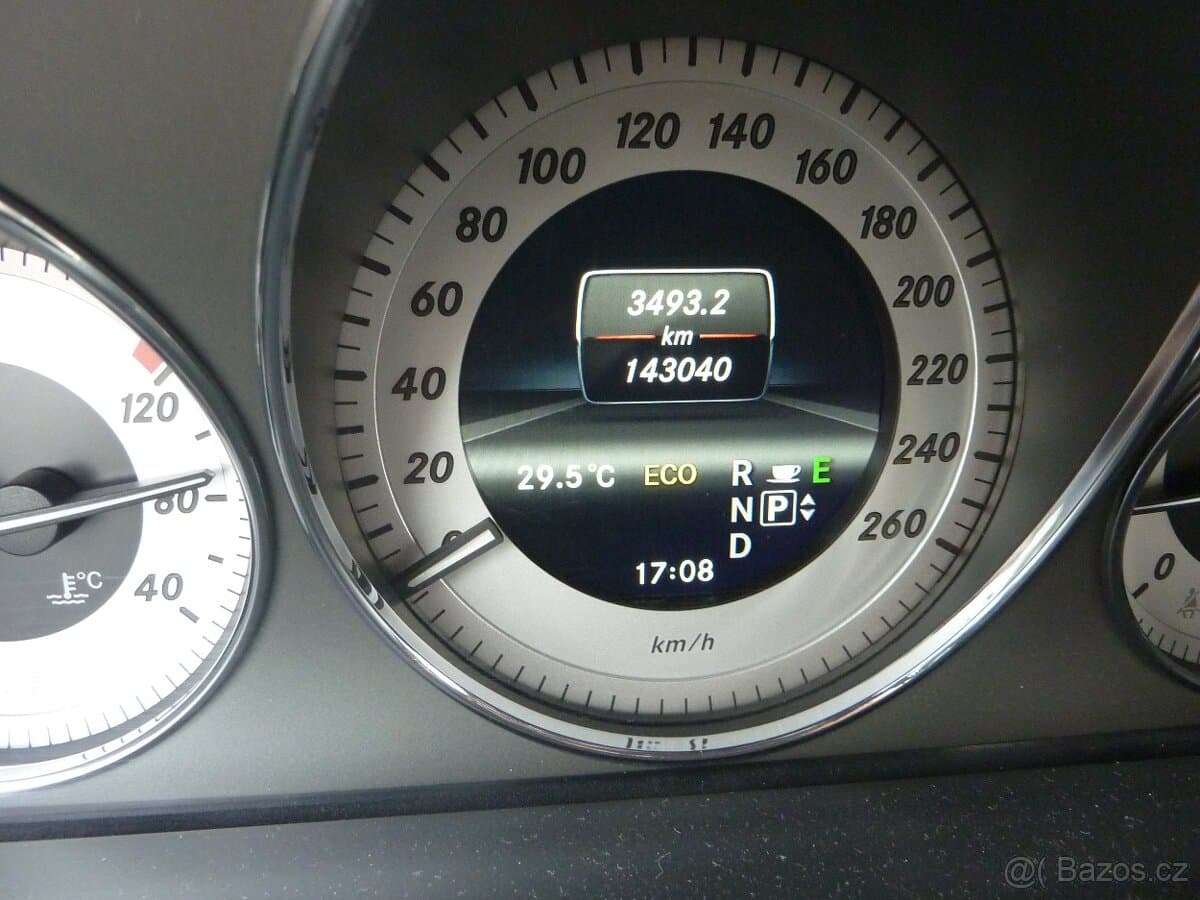 2013 Mercedes-Benz GLK - 16