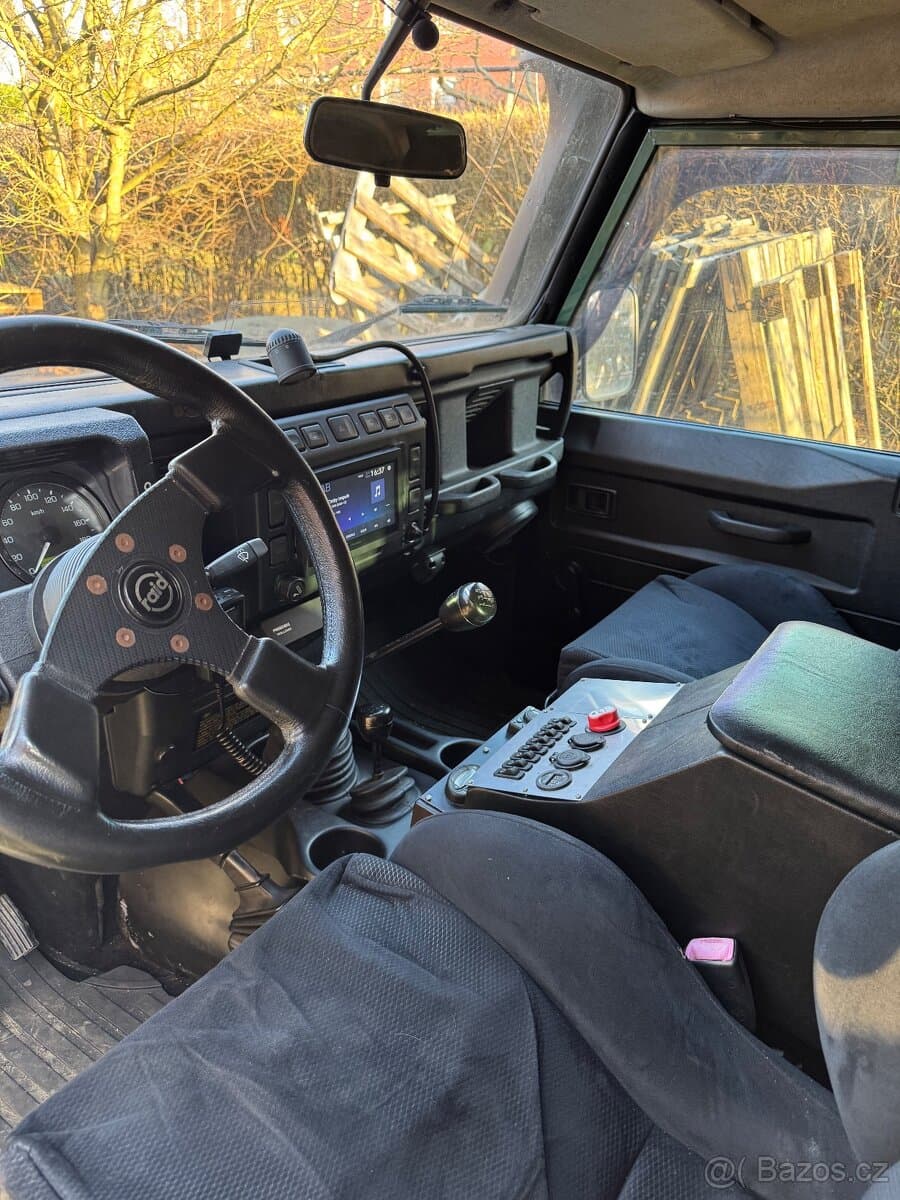 2001 Land Rover DEFENDER - 16
