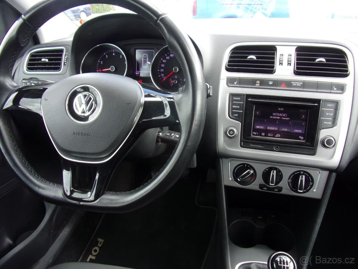 2017 Volkswagen POLO - 16