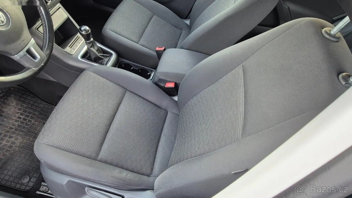 2012 Volkswagen TIGUAN - 16