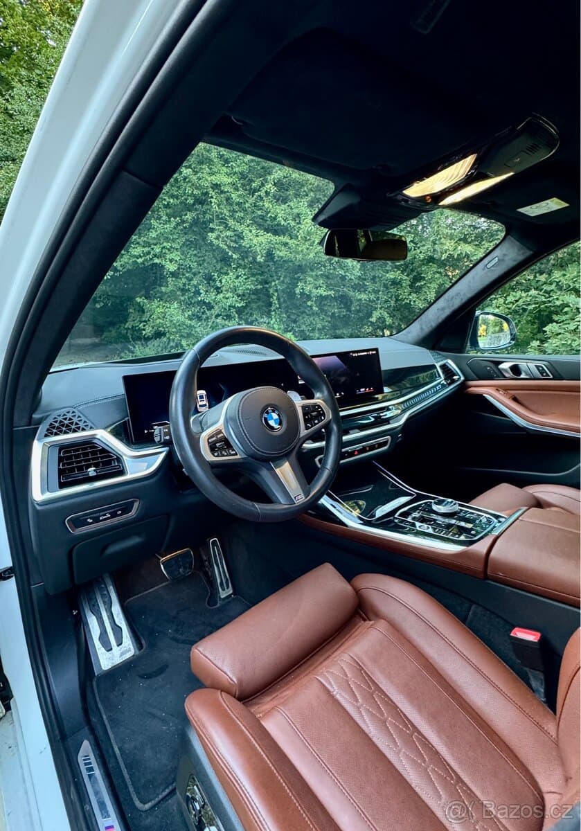 2023 BMW X7 - 16