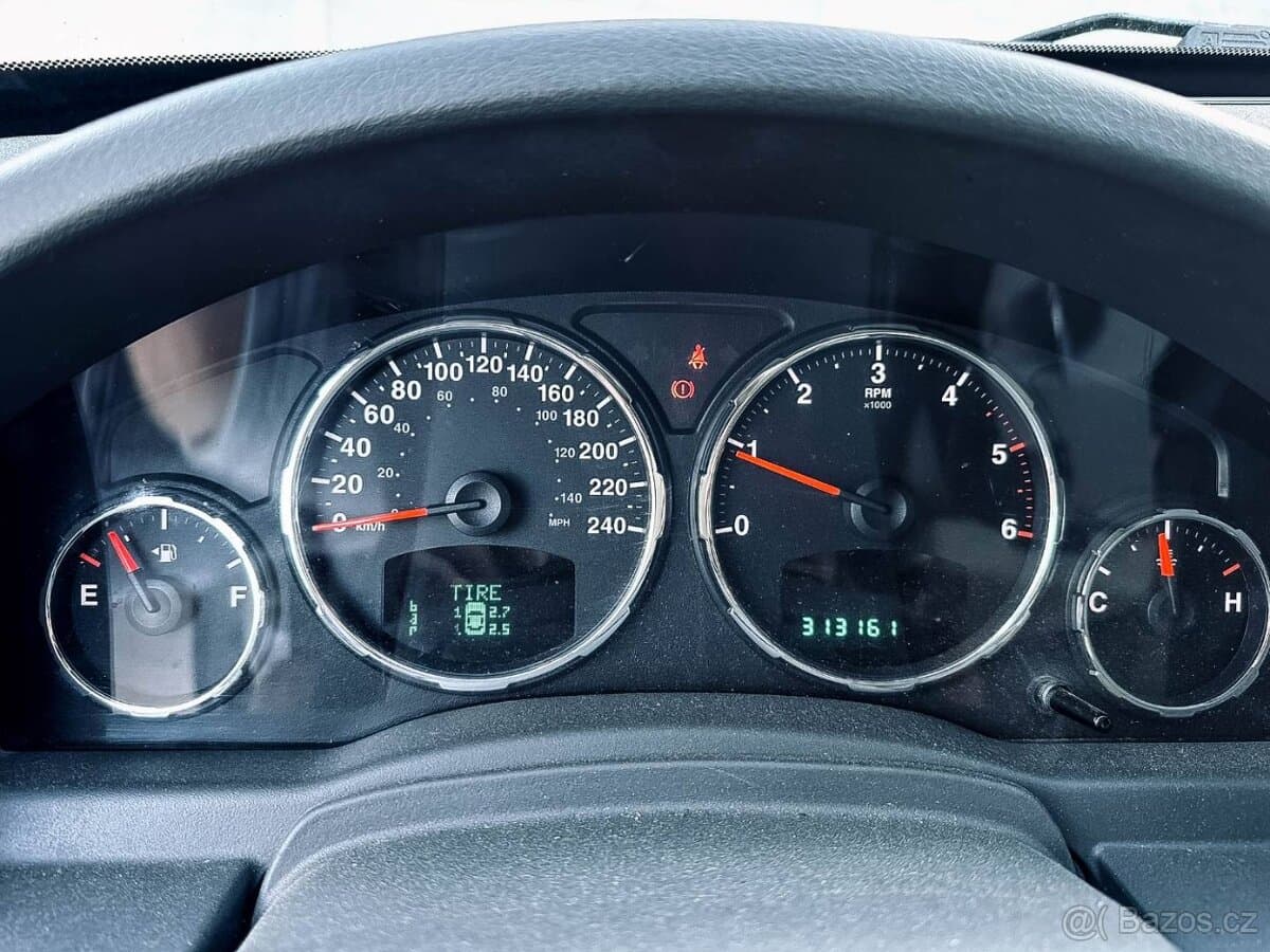 2008 Jeep CHEROKEE - 16