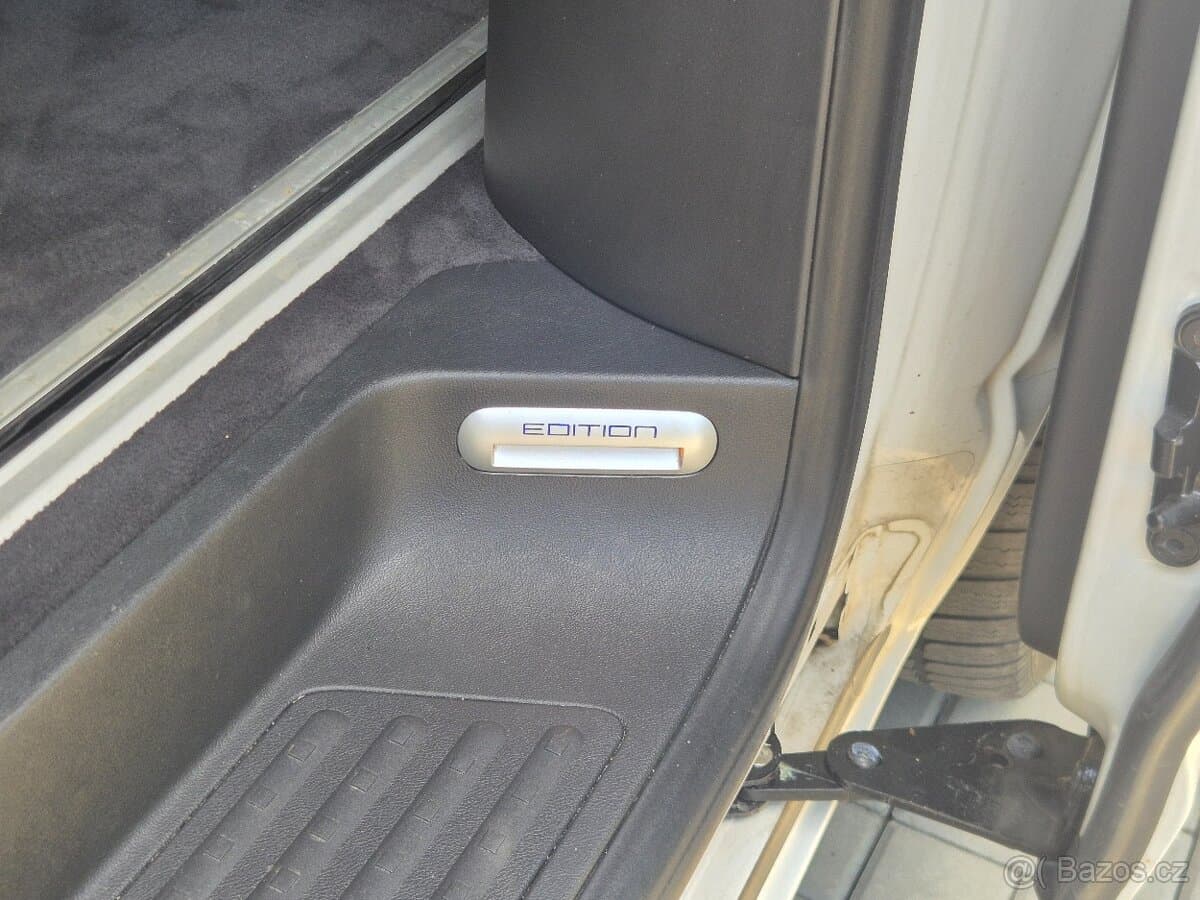 2017 Volkswagen MULTIVAN - 16
