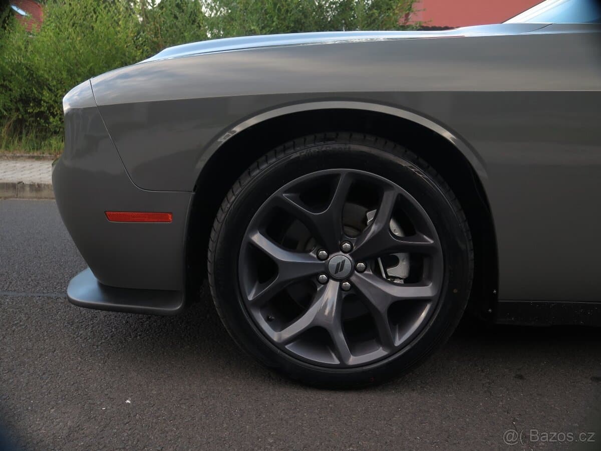 2018 Dodge CHALLENGER - 16