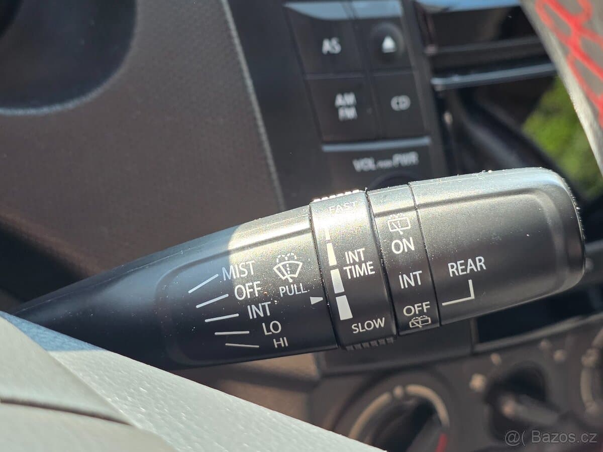 2012 Suzuki SWIFT - 16