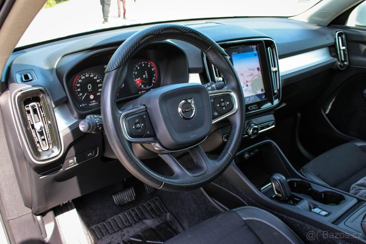 2019 Volvo XC40 - 16