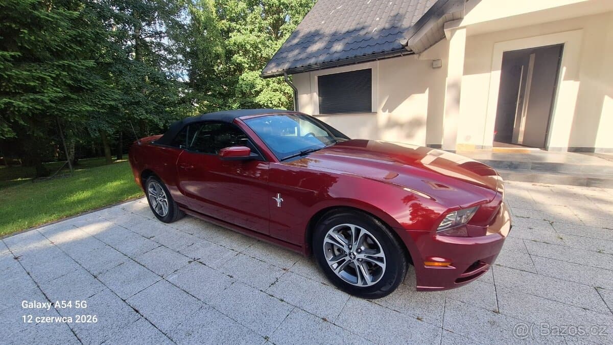 2013 Ford MUSTANG - 16