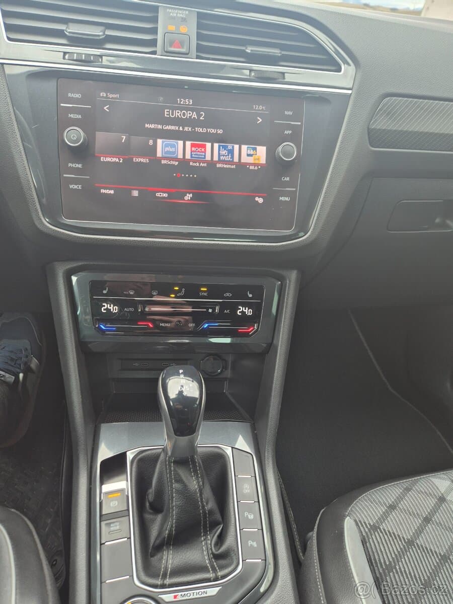2021 Volkswagen TIGUAN - 16