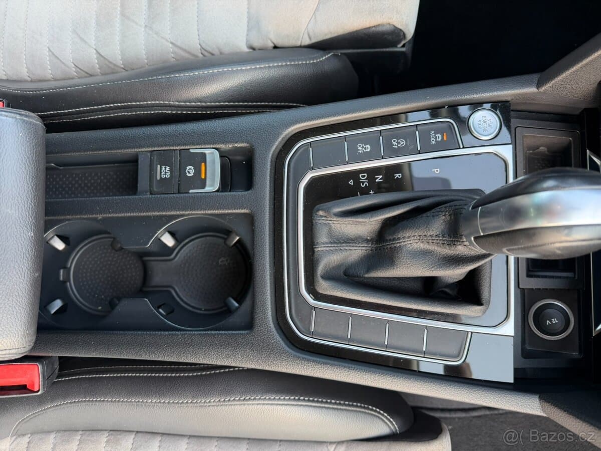 2015 Volkswagen PASSAT - 16