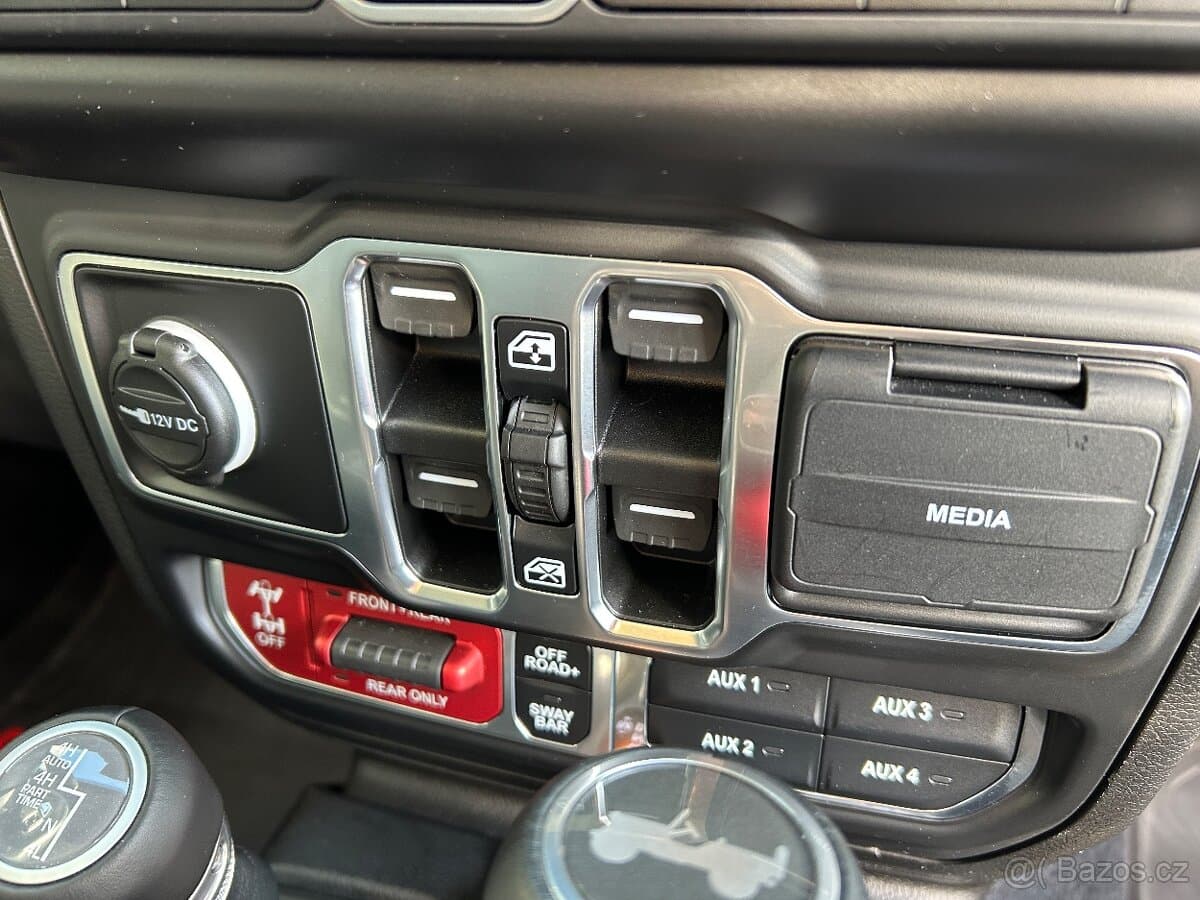 2023 Jeep WRANGLER - 16