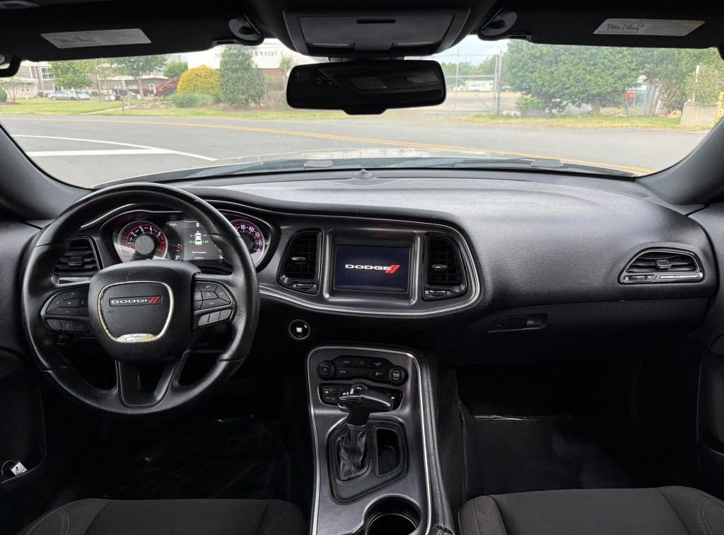 2017 Dodge CHALLENGER - 16