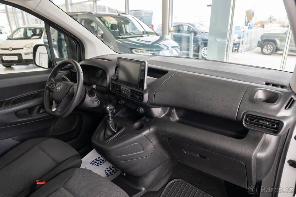 2019 Opel COMBO - 16