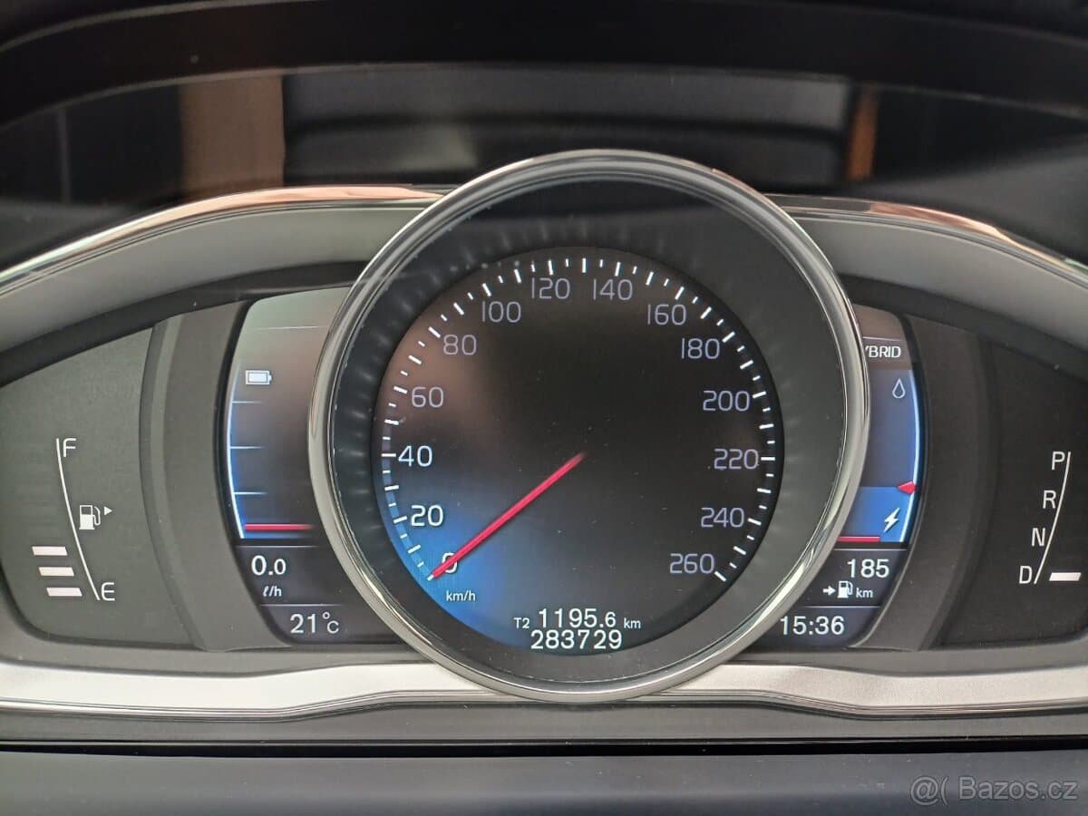 2015 Volvo V60 - 16