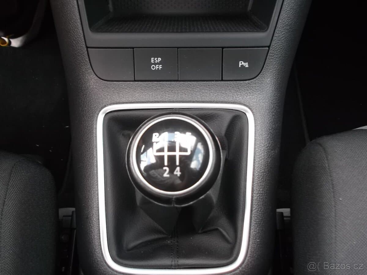 2010 Volkswagen GOLF - 16