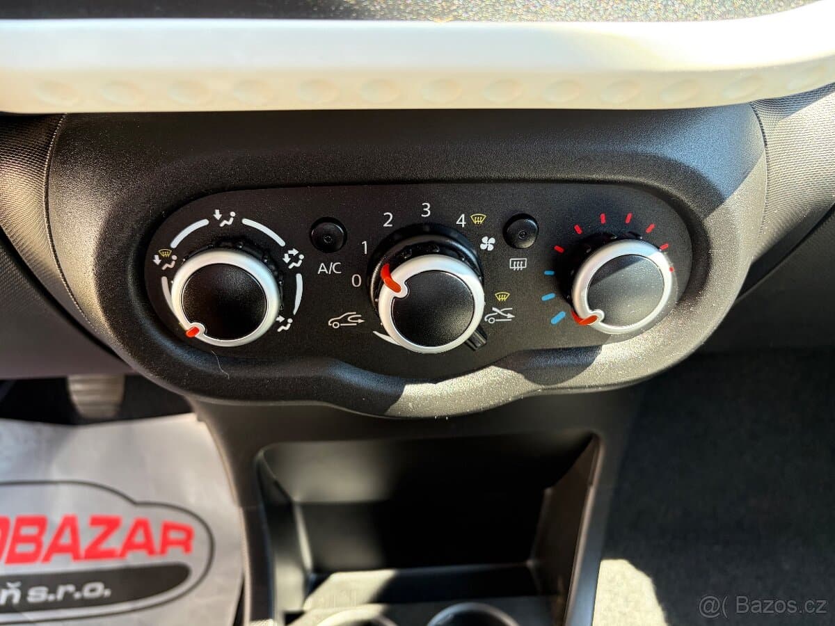 2016 Renault TWINGO - 16