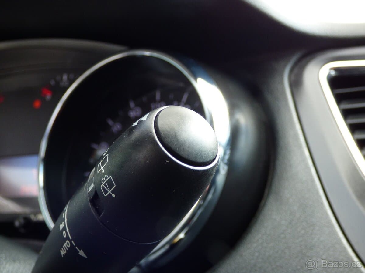 2010 Peugeot 5008 - 16