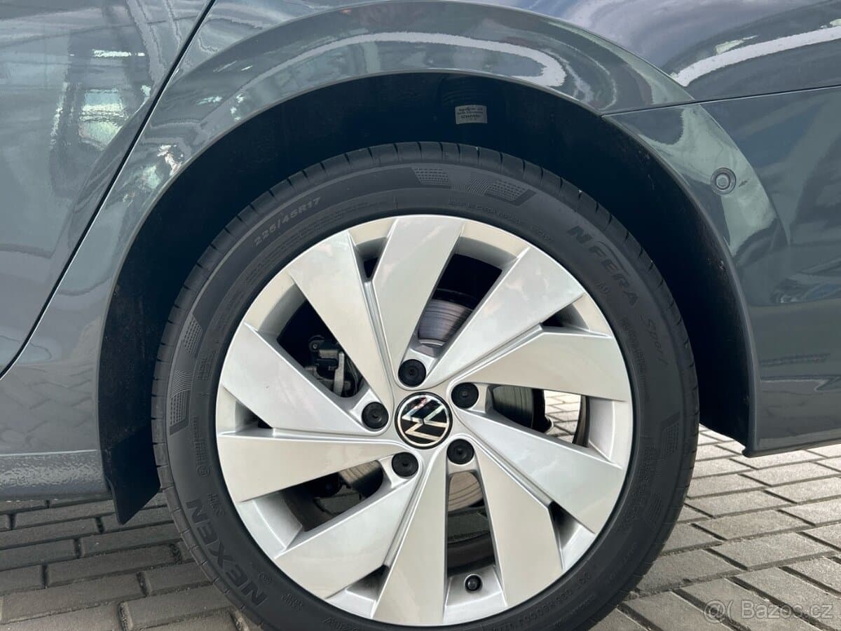 Volkswagen GOLF - 16